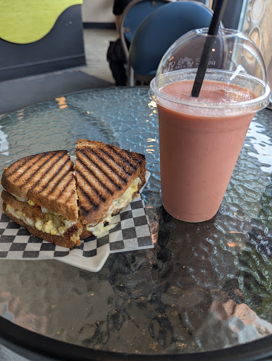 Photo of Smashin' Smoothies - 41 7 Ave N #102, Williams Lake, BC V2G 4T1